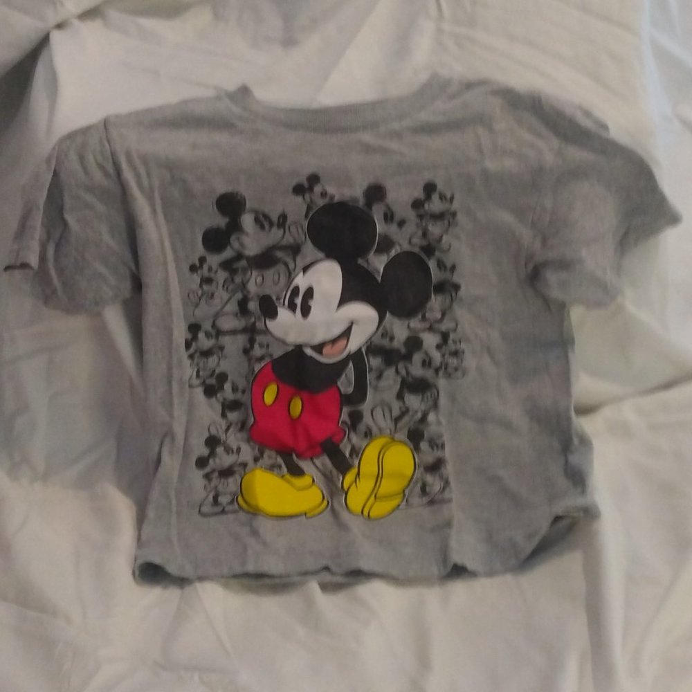 Mickey retro tee size 4/5 xs
